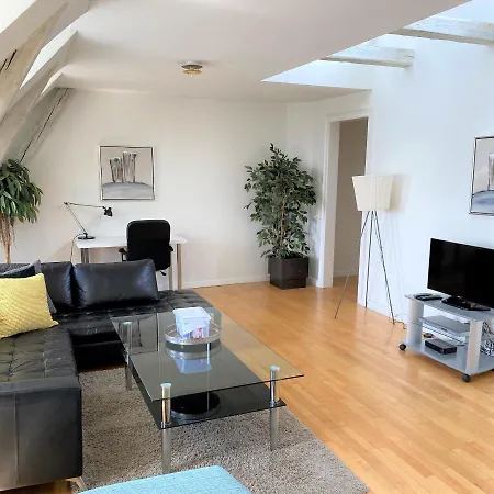 Charming Apartment In Historic City Center Apartamento *